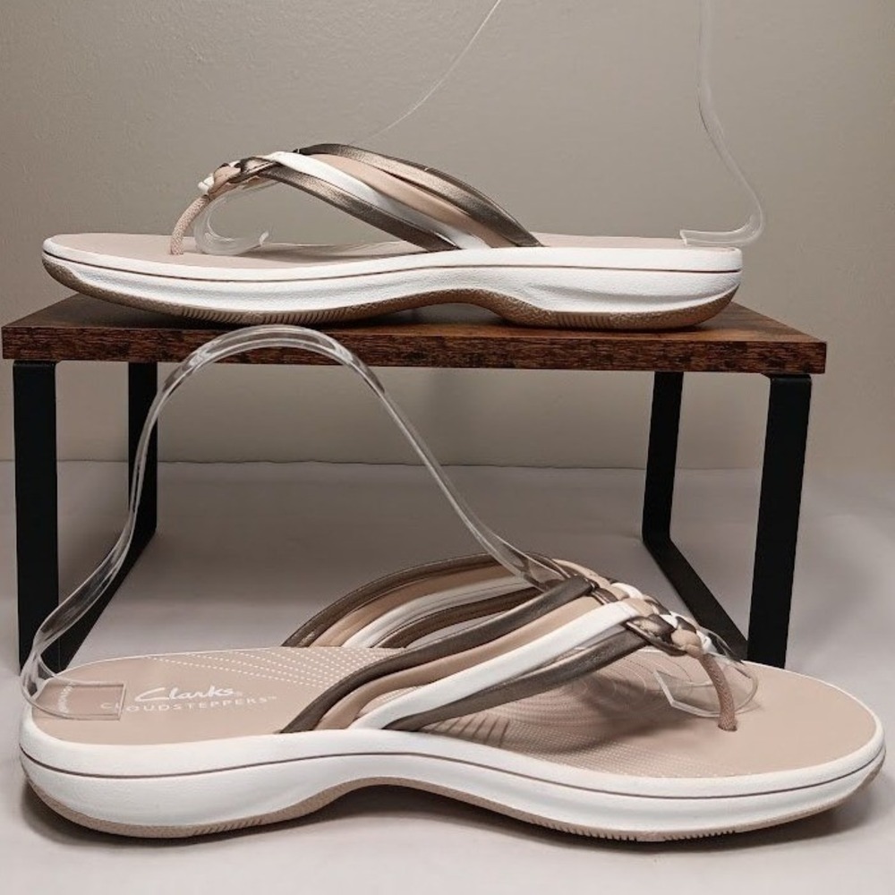 Clarks Breeze Coral Sandals Womens 9 Metallic Combi New Cloudsteppers Flip Flops - Picture 3 of 9